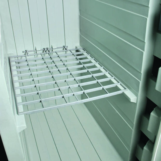 Foldable space-saving grid