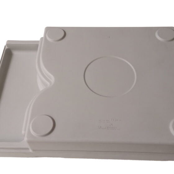 FOUR COMPARTMENT ISOTHERMAL TRAY